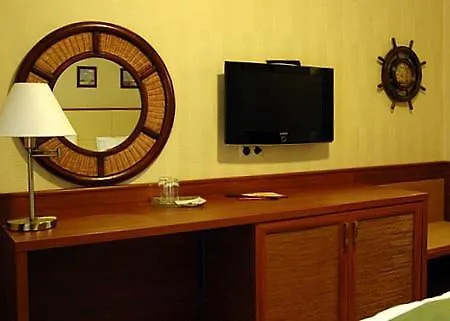 Lejlighedshotel Apartmanszoba Lelle A Napfeny Strand Koezeleben